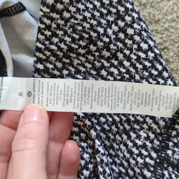 Lululemon size 6 cropped leggings - Picture 6 of 7